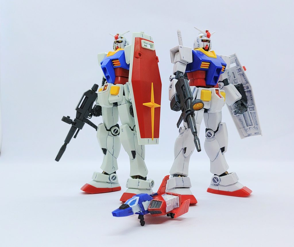 REVIVE版とコアファイターを並べて1枚同じガンダムでも進化のすごさを実感しますね