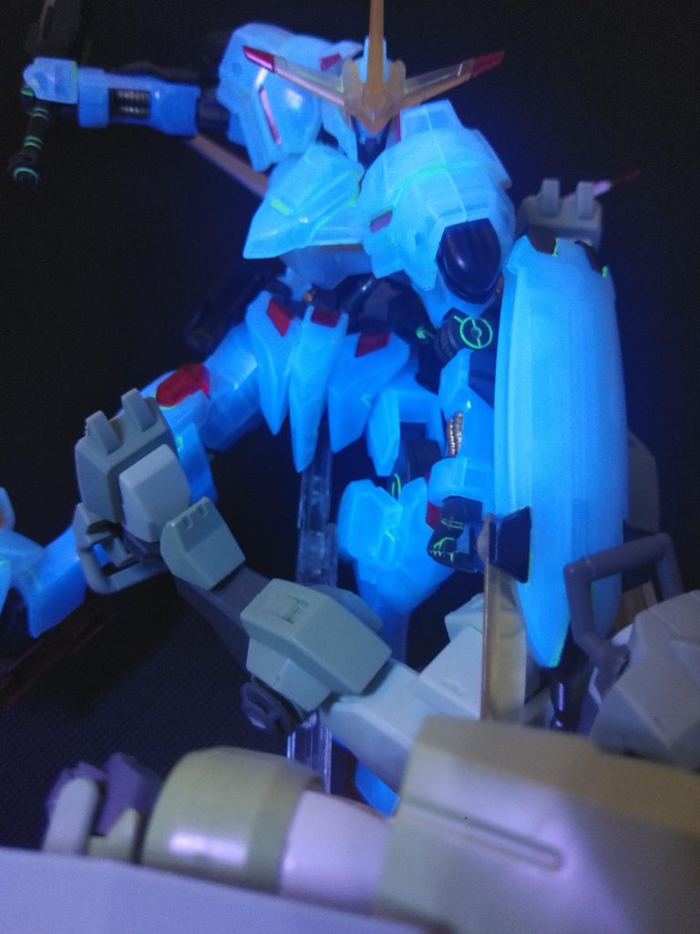 クリアパーツの合わせ目ってどう消せばいいのだろう・・・?教えてエロい人!