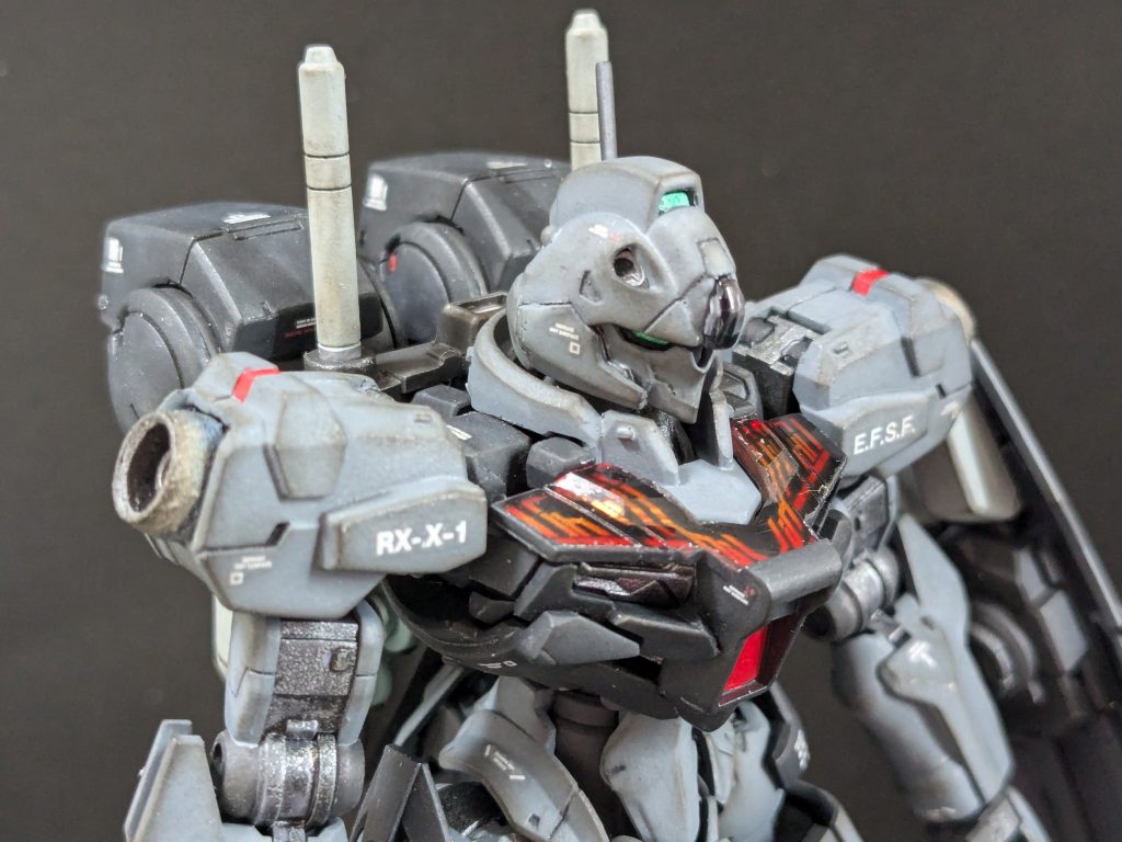 【上半身】肝入りの腹部改造。板が乗ってる感じをそれなりに解消して一体化できたかと思いますがどうでしょう。首は1mmくらい短くしてスタイリッシュさを薄めてみました。