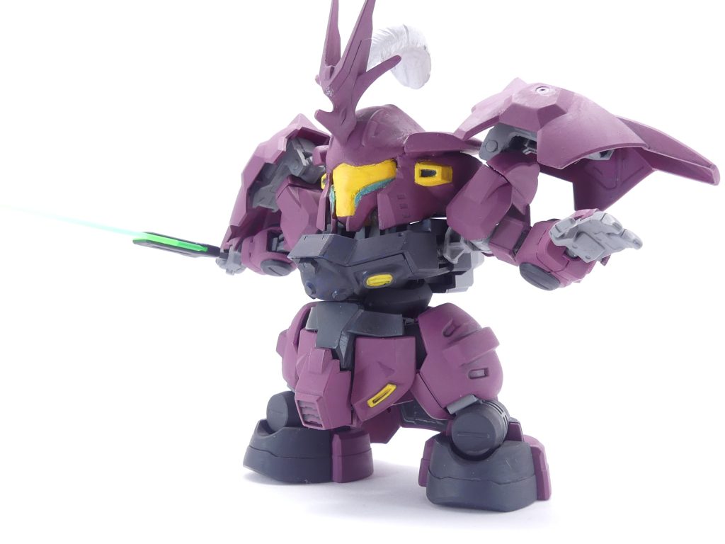 ビームセイバー:幅広のビーム刃を形成する携行武装。・・・本来はビームトーチの名で呼ばれる。スパイクシールド:こちらもHGそのもののスパイクシールド。ガングリモワールの攻撃をたやすく受け止めることができる。可動の半分くらいはディランザ譲り。ズゴックMMに比べ足首が直接接続なので少し鈍いくらい(膝がない)。頭は元キットからして動かしにくい構成です。