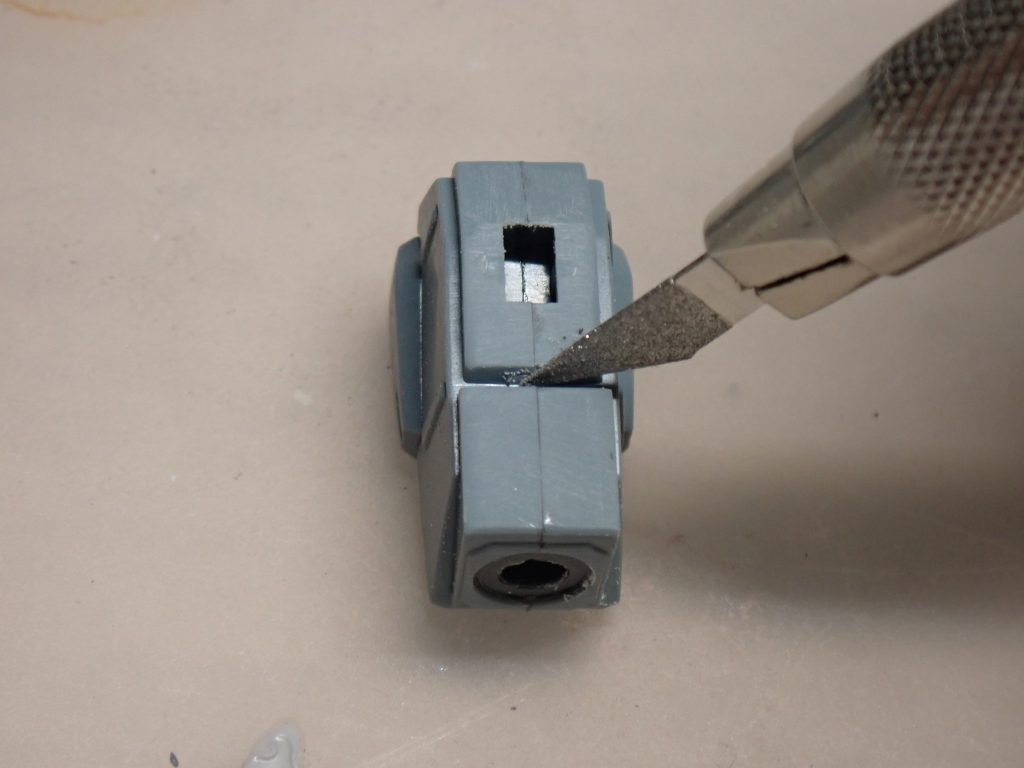 ダイヤモンドヤスリでスキマの合わせ目けし