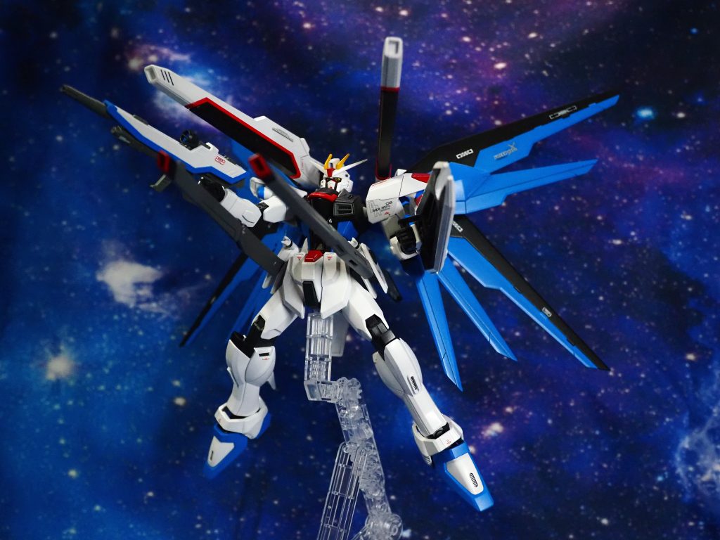 ハイマットフルバースト。クスィフィアスレール砲は八の字に広げることができず真正面…一新されたけどちょいちょい惜しい所も感じる。あっ、バラエーナプラズマ収束ビーム砲の砲口塗ってない。