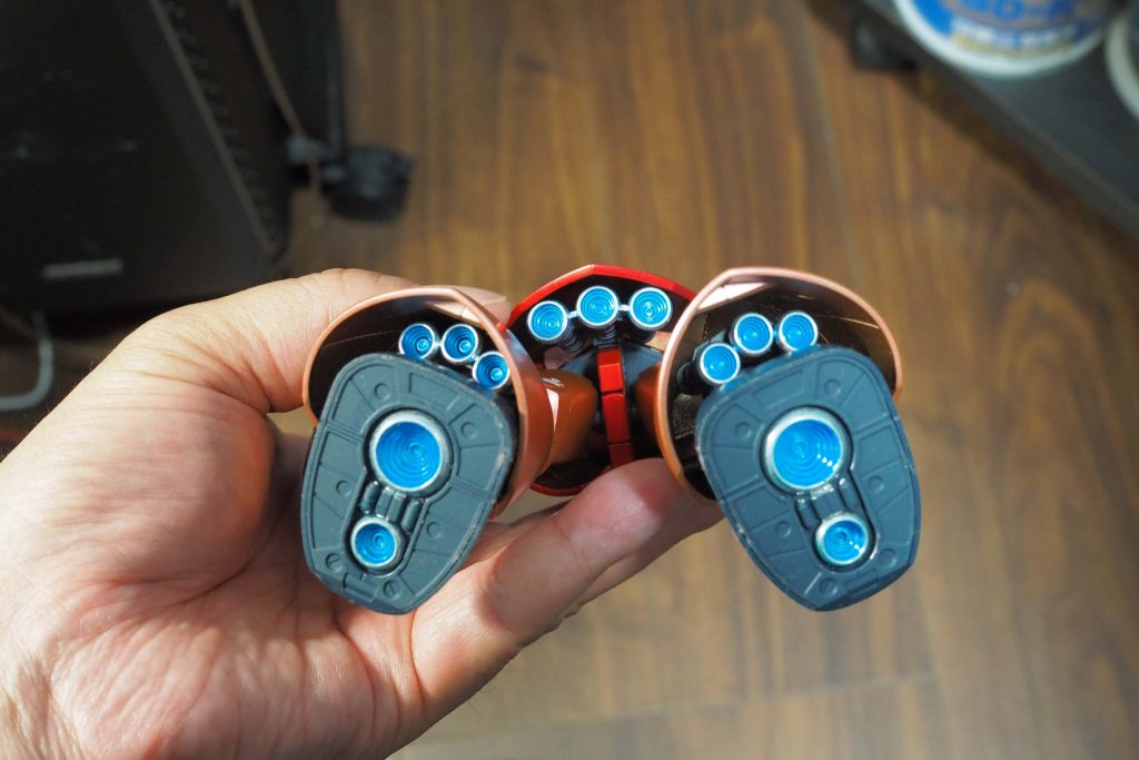 写真はちょっと明るすぎですが、ガンダムマーカーの割には結構うまく行ったと思ってます。