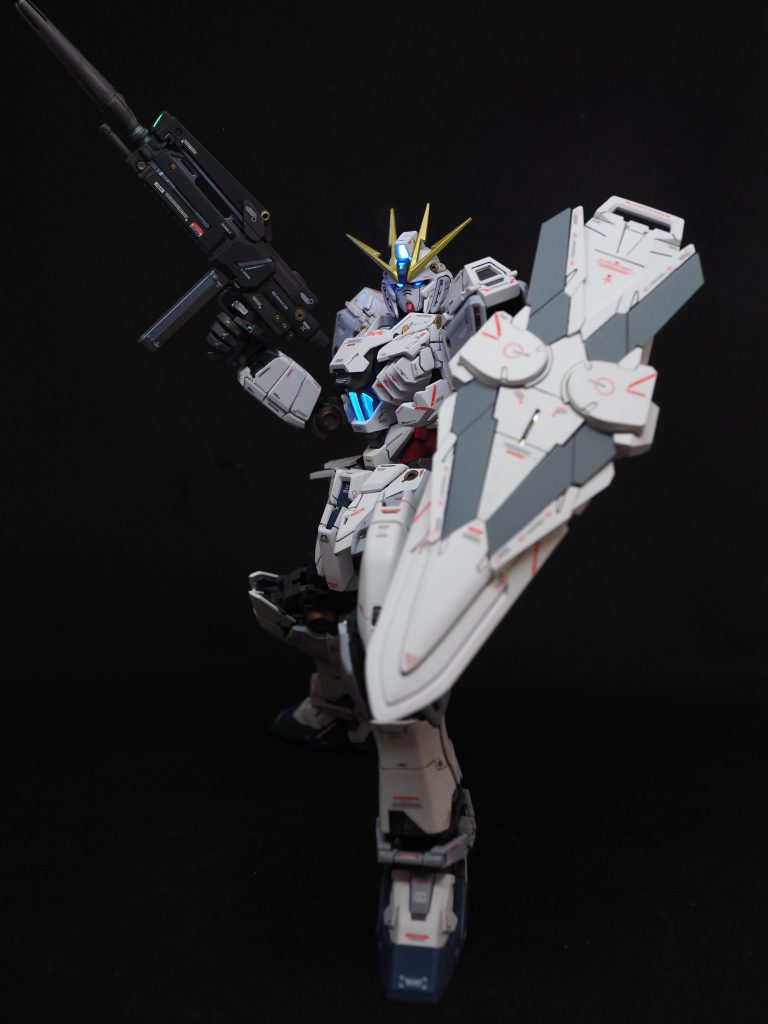 こっからは、アクションさせてみました。動かすたびにフレームの塗装がチョロチョロ剥がれて来ますが....気にしません🔥🔥🔥