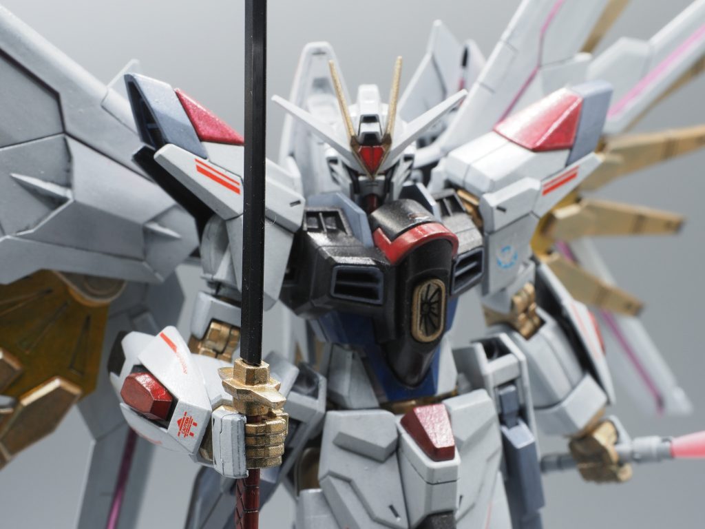 フツノミタマの持ち手は墨入れでぐっと引き立ちました。納刀状態でも見えるので、気に入っています。