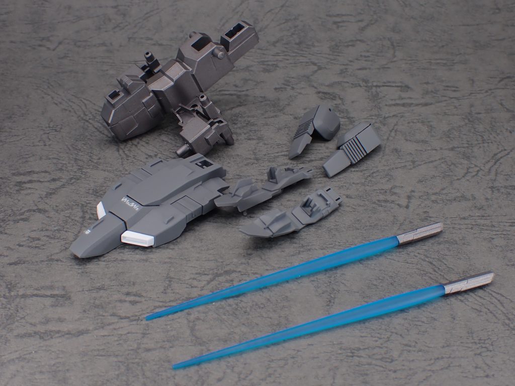 ウェイブライダー形態に必要なパーツ。塗装剥がれが怖いのでやらないけど