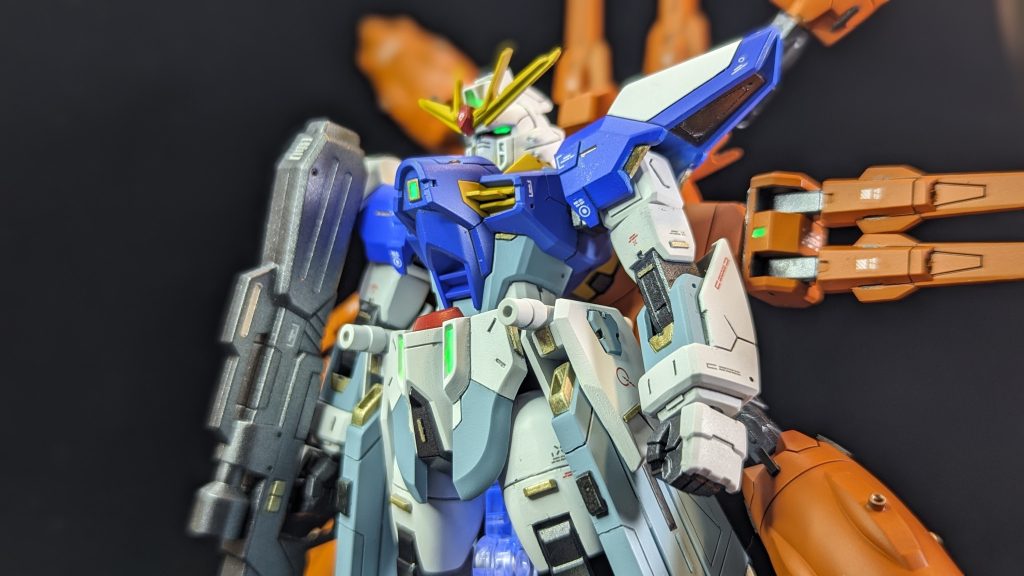 なかなか知られていない機体ですが、設定上はフリーダムやジャスティスの始祖となるという点がくすぐられました。外伝のストーリー上ではジャンク屋のほうに渡ってしまいますが、ザフトでそのまま残っていたら・・・と、作品名のType.Fは「founder=始祖」という単語からいただき、できる限り後発のフリーダムなどの共通点を盛り込んで「後にこれがそれぞれの機体へと・・」という逆輸入コンセプトで制作しました。