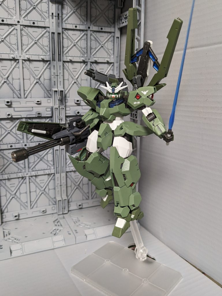 背部右側に増設されたビームキャノンによって火力もさらに上がり、一気に戦場を制圧していく。