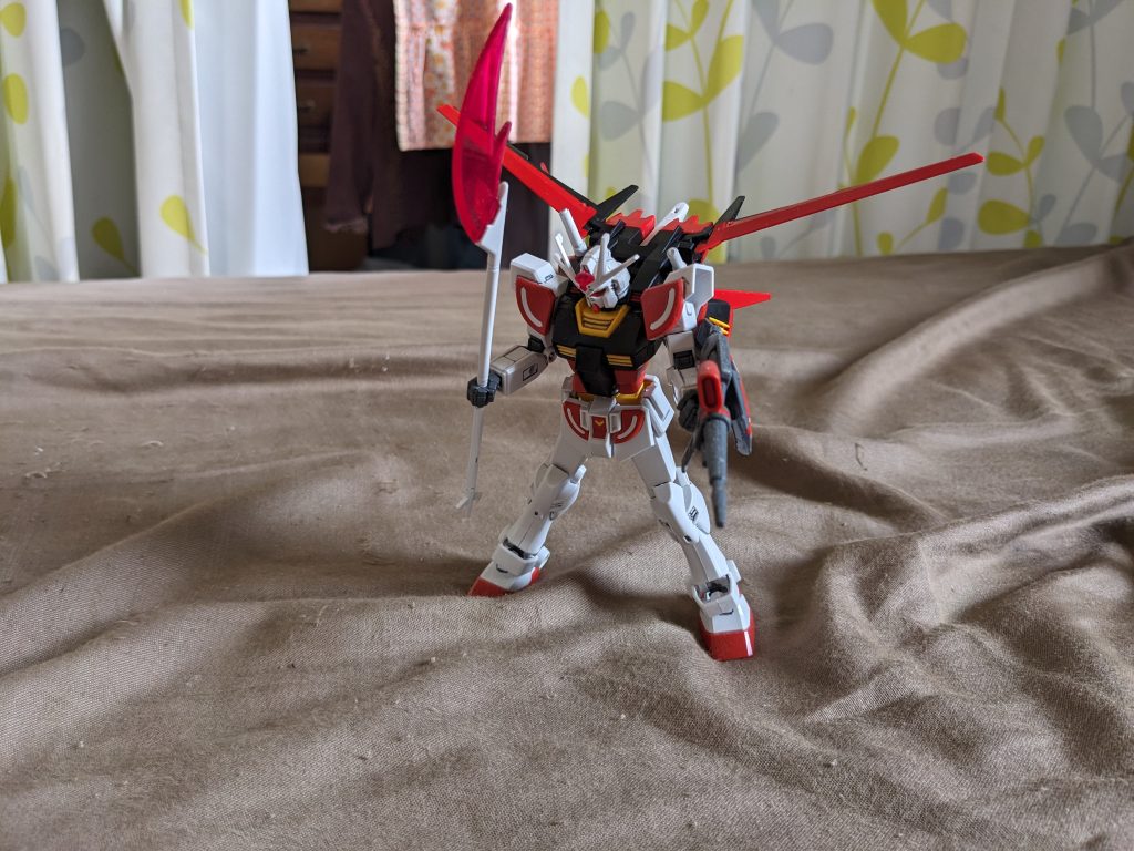 エールストライカーと「エントリーグレード・ラーガンダム」を合わせた図です。