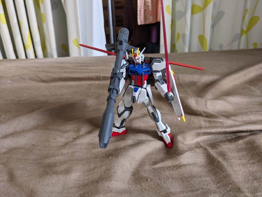 武器を持たせた図です。