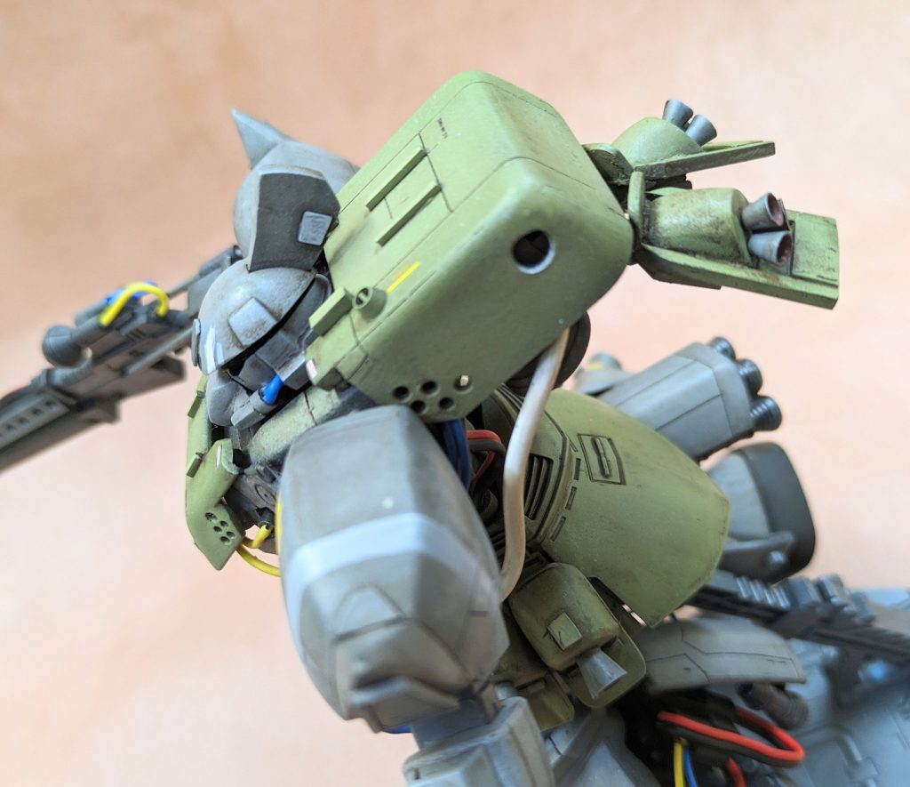 追加装甲はプラ板とポリパテで製作。