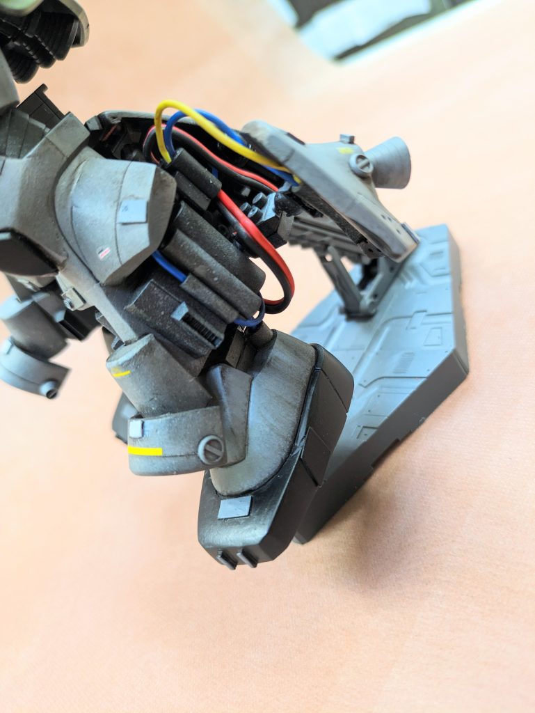 装甲が無駄に空きます。プラ材、ポリパテ、マクロブロックで製作。