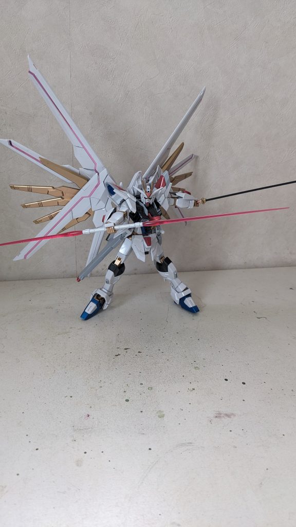 このキット重量バランスが最悪で自立できない…😓