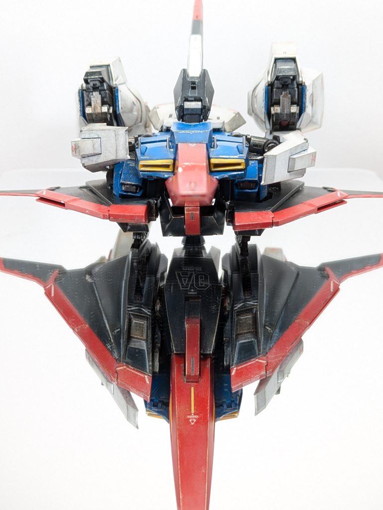 ひ、左脚がずれてるぅ～ orz簡略化したとはいえ、やっぱり難しいウェイブ・ライダーの変形。商品ページのようにビシッとさせるには、どうしたらいいんでしょう？