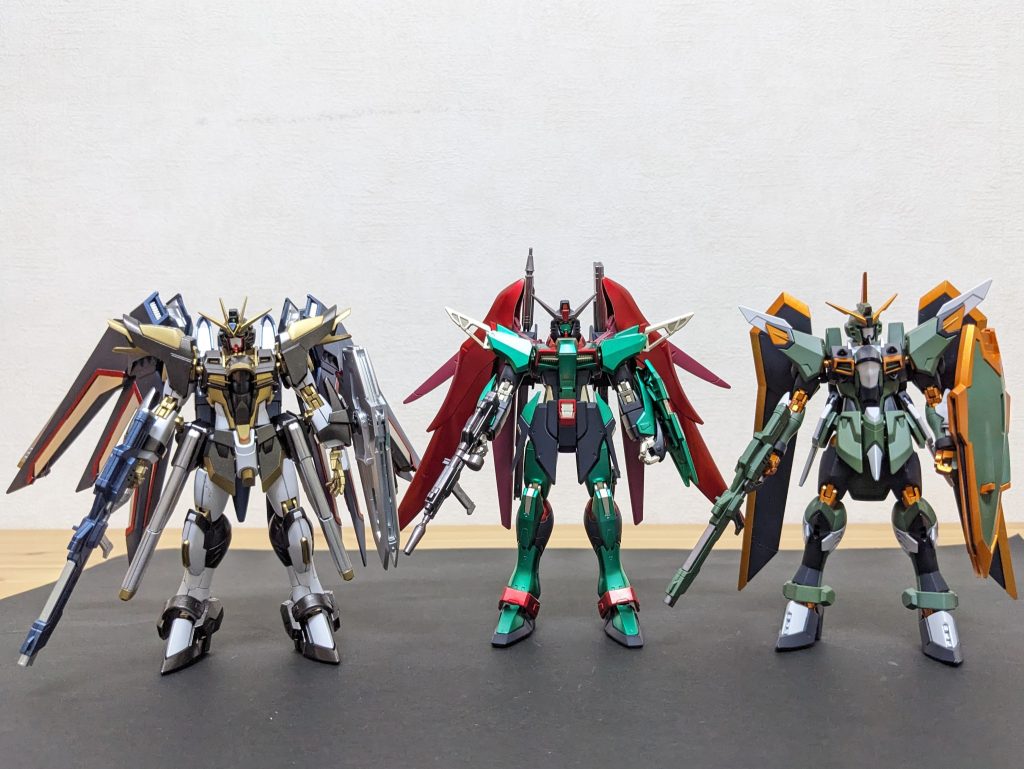 主役系3機並べてみたよくもまぁ、ここまで設定ガン無視で作れるもんだなぁ💦マイフリも運良く初回ゲットできたので、近いうちに作ります!!(SEEDコン出したいし)