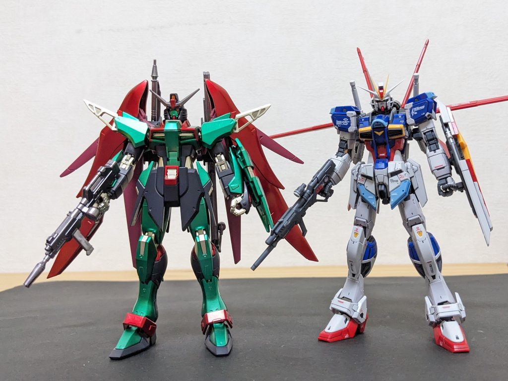 相棒とのツーショット実はSEED系の中ではインパルスが一番好みだったりする😄HGも作ってみよっかな❓何カラーにしよう❓(設定カラーで作る気最初から無し😅)