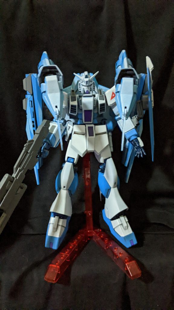 せっかくイージスの足を使ったので、やっぱり前面にシンボル的に装備させたいと思い配置変えました。