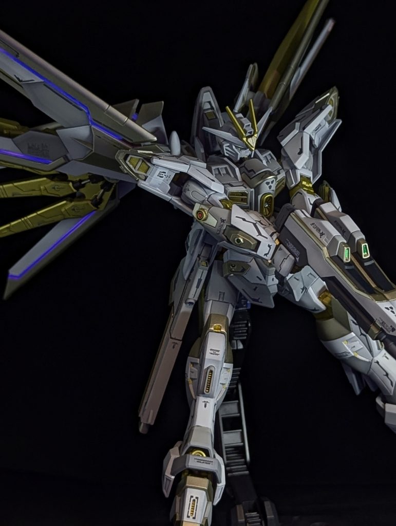 陰影が良い感じで好きです(zaku-kao2)このポーズが無理なくできるseedアクションシステム凄い!!最後までご覧いただきありがとうございました。