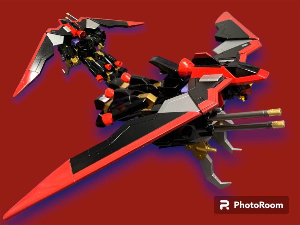 四角い翼だったので翼端を延長して尖らせてみたらデカくなりすぎたレイダーはこの姿がカッコいい