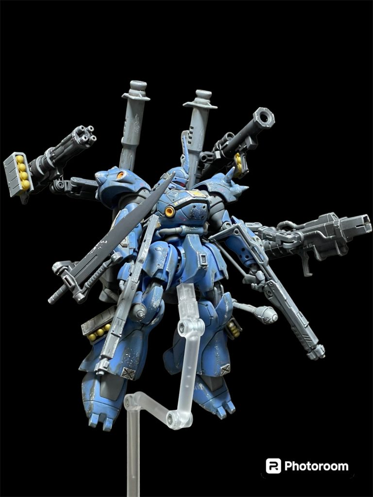 作業としては筋彫りとディティールの追加。武装の追加、部分塗装、墨入れ、デカール、つや消し、ウェザリング、チッピング、つや消しと行いました。