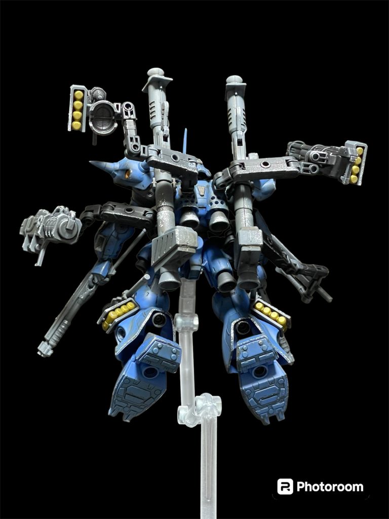 後ろから見るとこんな感じです。なんかもうワチャワチャしてますが、好きなんですこういうの。