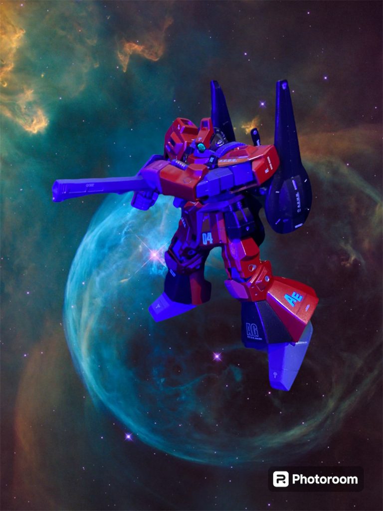 「アタシだってこれでも昔は名の知れた歌い手だったんだ。一年戦争の時なんて、連邦とジオン両方から引っ張りだこでさぁ、フフフ今でも