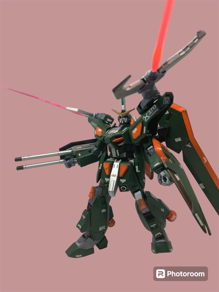 ビームをサーベル状に固定し、近接戦闘に対応。