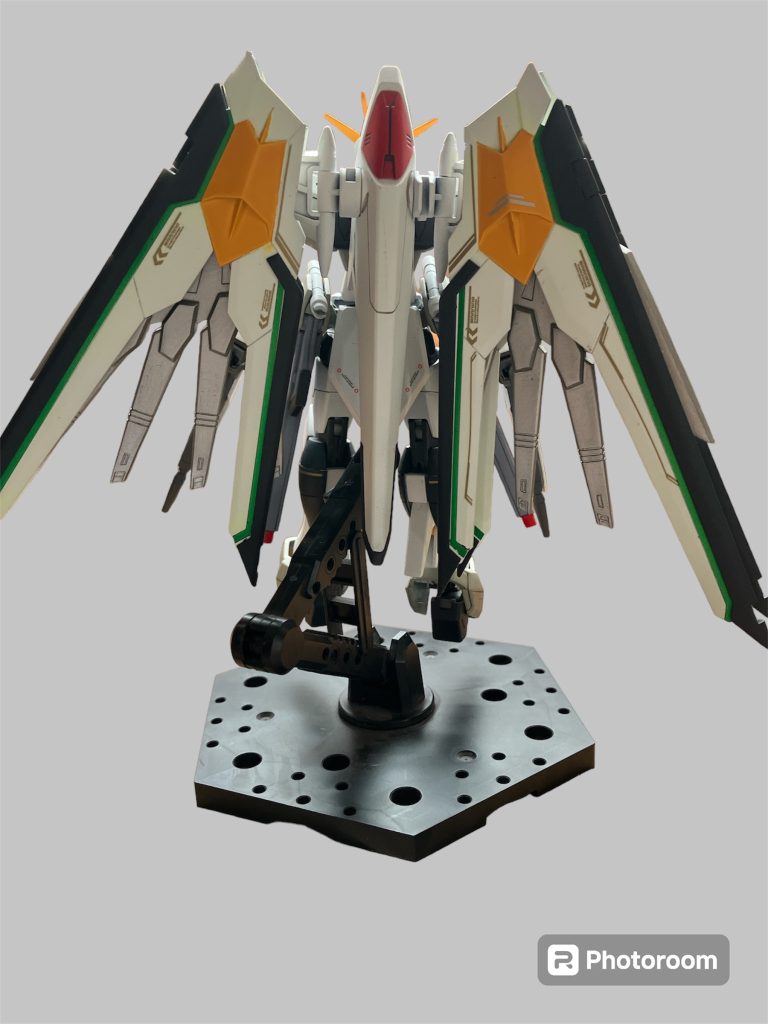 プラウドディフェンダーはサイコフレームを意識しましたがなんか違う感じですね