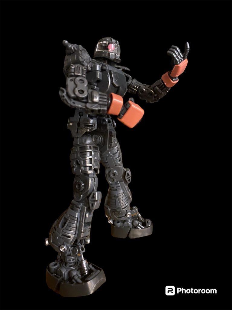 ターミネーターみたいな骨組みです。