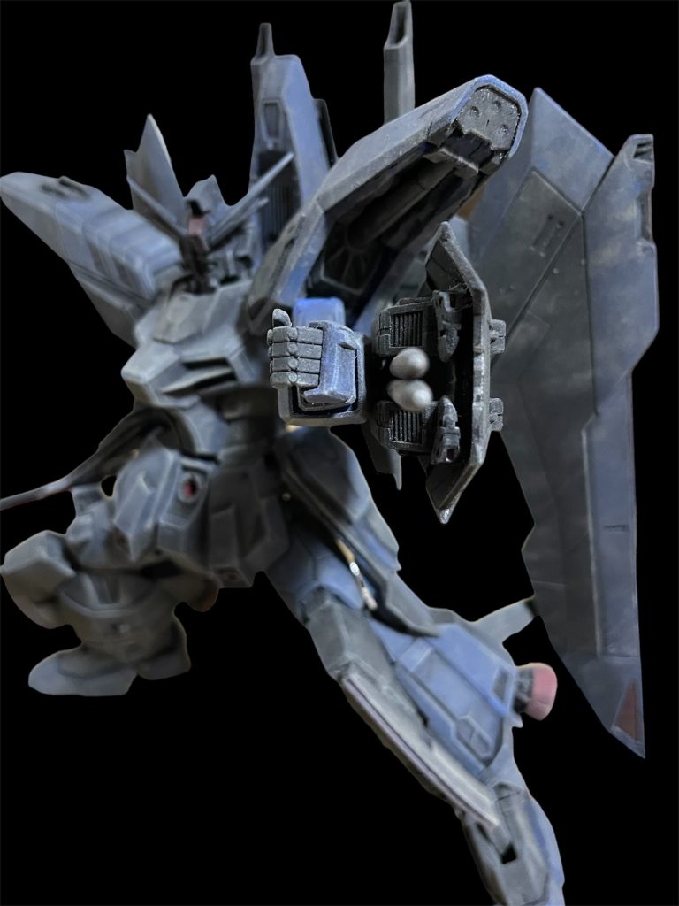 ランサーダート　シールドにセンサーを搭載しており、高い命中力を誇る