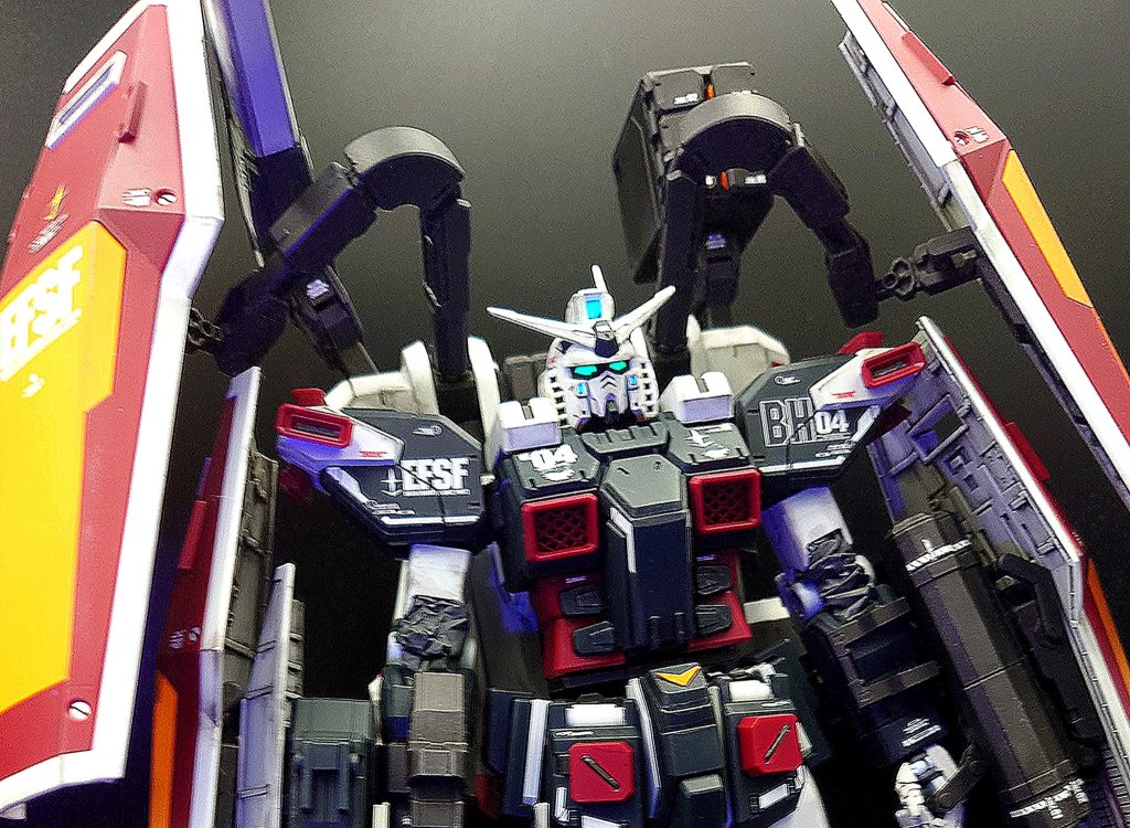 目を光らすとよりカッコいい