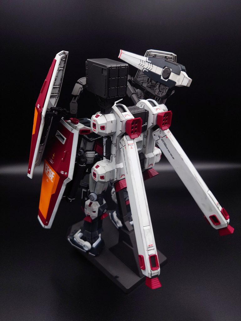 後ろ姿もゴテゴテしつつもスリムな追加ブースターでスッキリ見えますね