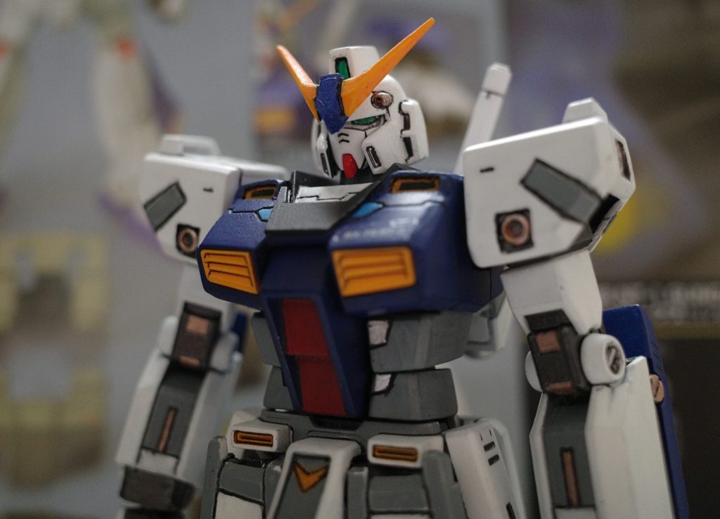 素立ちアップ。頭部アンテナまわりはフルスクラッチで大型化させました。