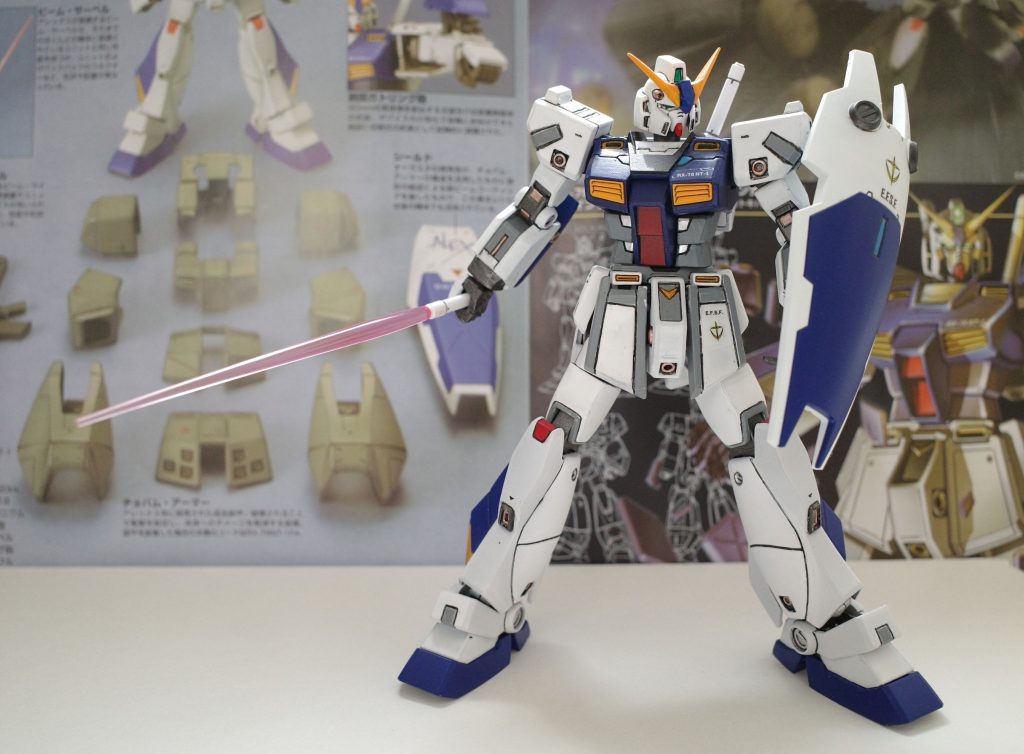 装備携帯状態。ライフルは劇中準拠で「 間に合いません」でした。