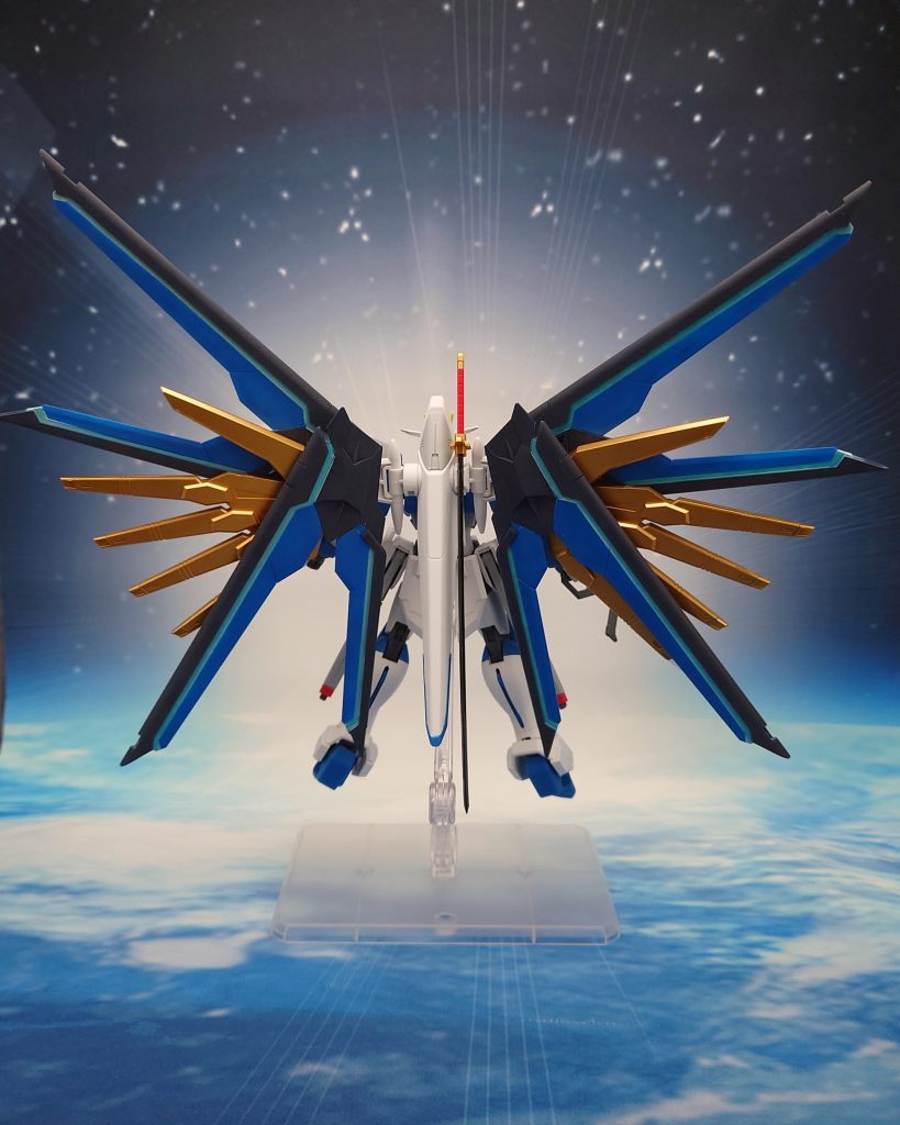 ところで今回はプラウドディフェンダーをライフリの色に合わせたけど実際こう運用されてたらライフリの装甲色の方が変わったりしたのだろうか……？