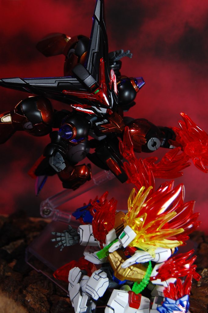 　フィンガー踏み込み時は、腕が背中から生えてるかのように。前後可動のあるビルドハンズを使用したのでこういう表現もやりやすかったです。手首周りもSDにとっては貴重な「干渉するものが少ない空間」なので、追加した可動軸の恩恵をそのまま受けやすいですね。