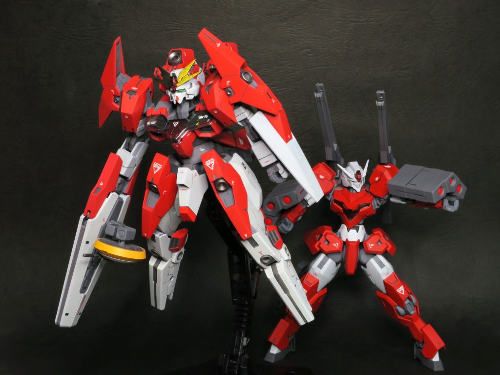 以前作ったガンヴォルヴァと一体感のある配色を意識しました。なかなか配色がキマらず何度かドボンしましたが、結果的には納得のいくものになりました。遠距離砲撃型のガンヴォルヴァとタッグを組み、高速で接近し敵をかく乱。攻撃しながらレドームによる敵機位置データをガンヴォルヴァにフィードバック。これによりガンヴォルヴァはより精密な砲撃が行える…的な脳内妄想です。上記イメージから、侵略者=イントルーダーという名前にしてみました。
