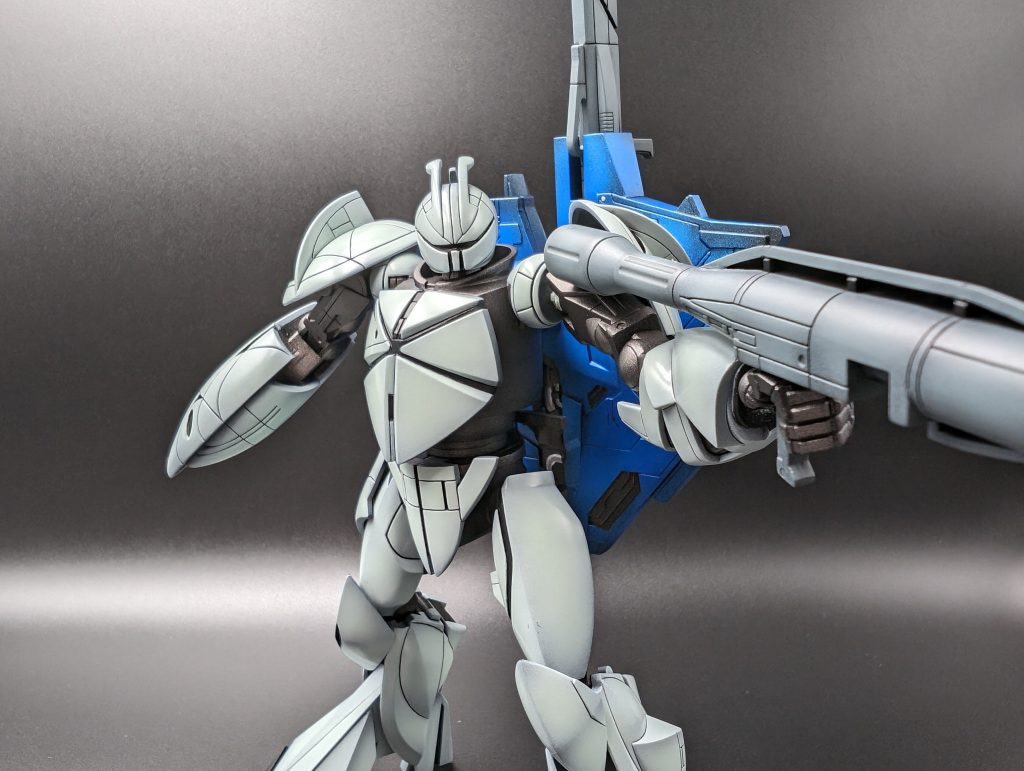 いろいろ粗はありますがシド・ミードの独特でカッコいい造形物が自分の手元にあるのがうれしい限り