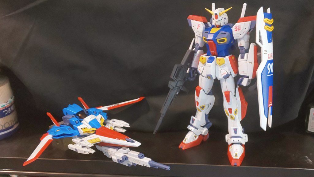 ファイターはもう少しデカール貼っても良いかもですね。1/144の現用機のとか。