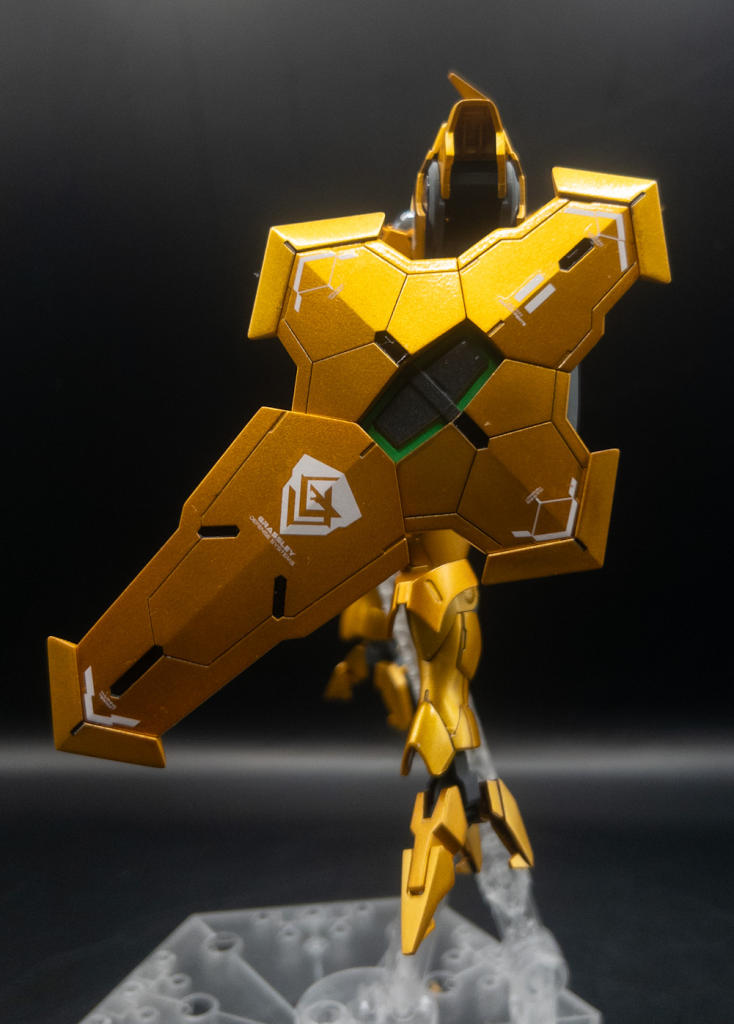 左サイドこのキットはシールドが本体みたいなところあると思います伸縮ギミックも相まって組む時も組んだ後も楽しいパーツ😍