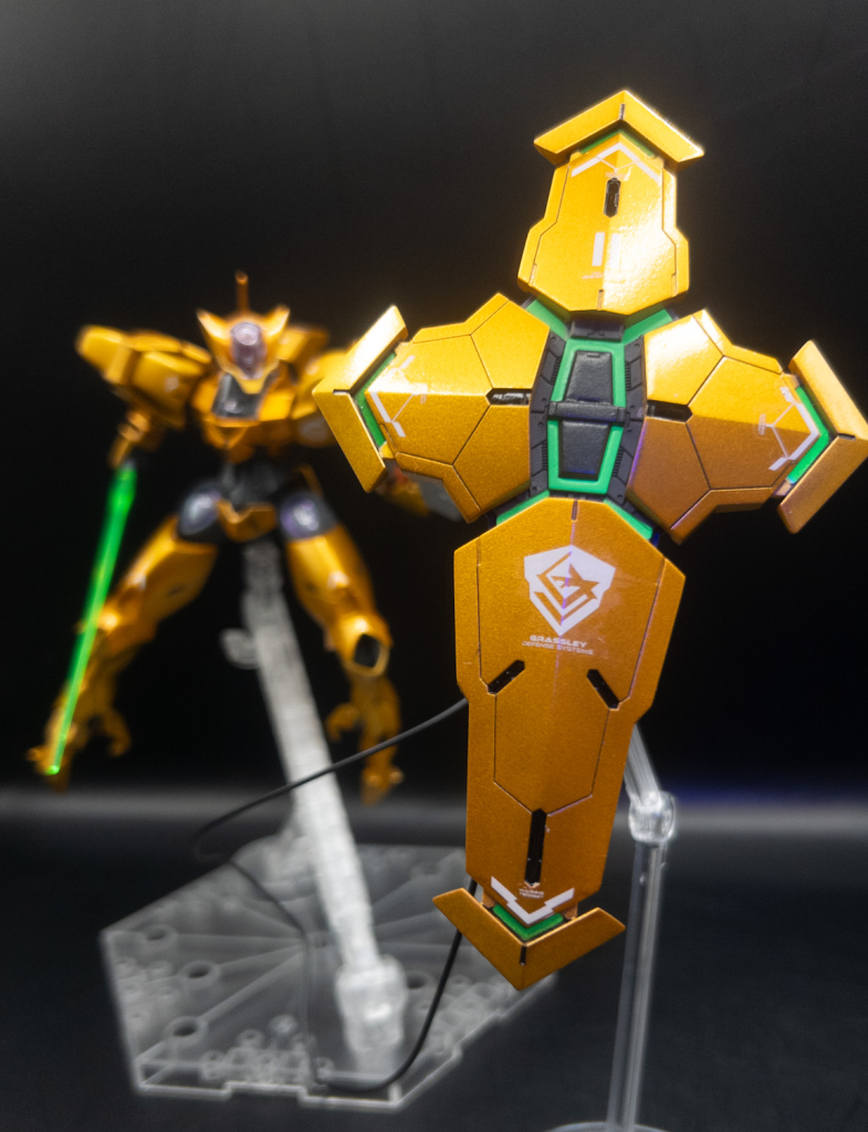 シールドを飛ばすギミックも再現可能リード線とシールド保持用のスタンドがついてます嬉しい