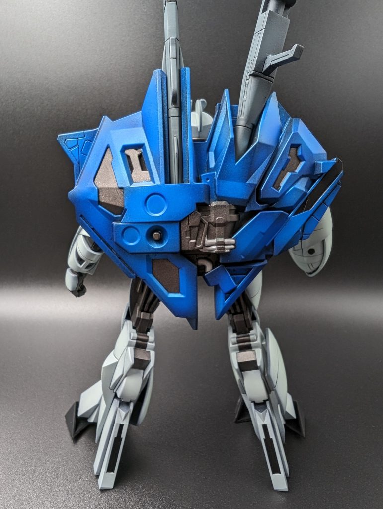 特別なことせず、しっかり仕上げることが目標 ・既存モールド彫り直し、少しだけスジ彫り追加 ・つま先をパテ盛り、プラ版でシャープ化・塗装はマスキングで色分けして、うっすらグラデしかし、彫り直し・マスキング・ヤスリがけ・塗装リタッチなど失敗しまくりで、基本がぜんぜん出来てないことを痛感