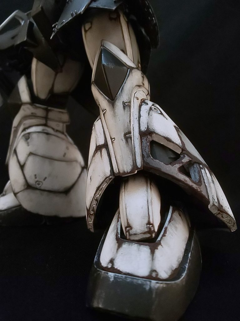 一部アップ。汚しは剥がれ、錆が中心です。外れた装甲は修理が間に合ってない演出。
