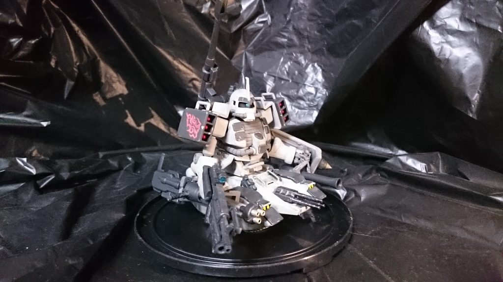 それ以前の彼の経歴は残っておらず、確認のすべもない。ゆえにこの名前が本名であるかどうかすらわからないのだが、あまりにも多くのものを失いすぎた戦争の弊害である。