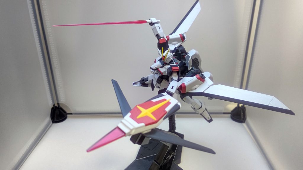 フラッシュエッジ5シールドブーメラン。インパルスの機動防盾をベースに改造。改造元の変形機構をオミットした代わりに射出兵装として使用可能。