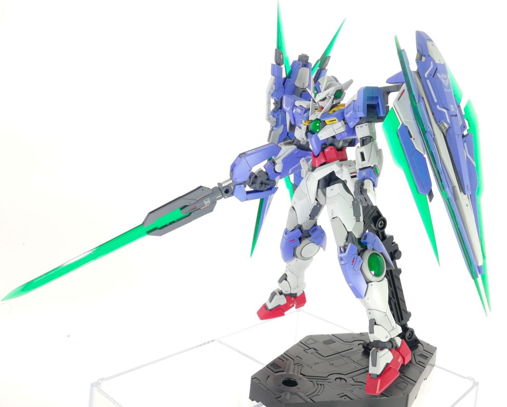 説明書とかでもよくある角度一番右のGNソードビットが外れてる事に途中で気づく…