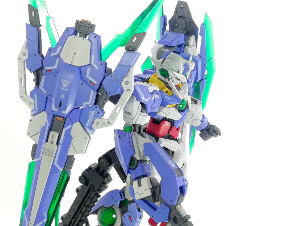 拡大クリアパーツが綺麗だったり、左右の背負い物2つでハッタリが効いていたり画像にすると一層愛着が湧くキットだと思いますブログやってます https://hideroubook.com/category/gunpla/
