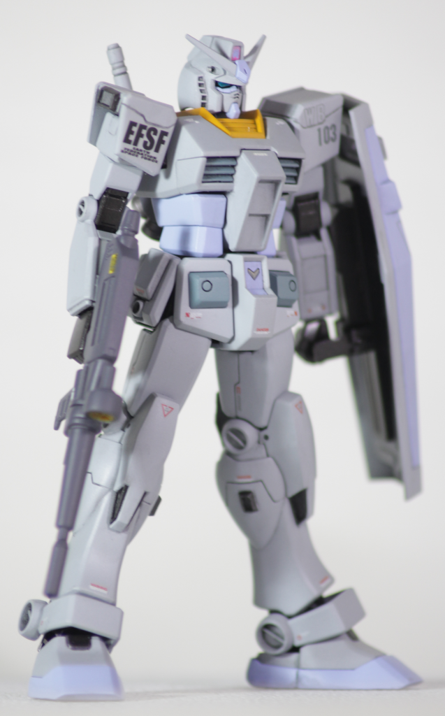 ビームライフルは側面のシルエットはかっこいいのに本体部に厚みが無く薄すぎると思ったのでプラ板で1ミリ幅増し。ほか、スコープの肉抜き埋め、各部を一旦切り離し調整…結構大手術になってしまいました。