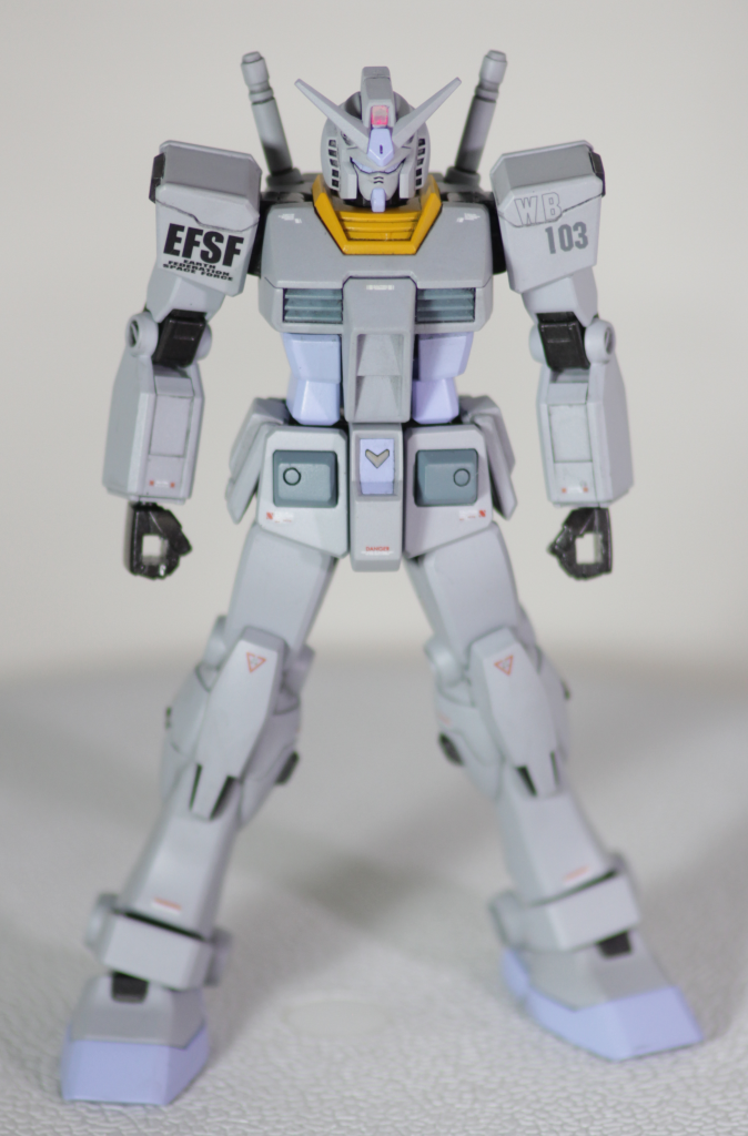 このキットで最も気になるポイント、肘関節部の向こう側が見えるスキマ。これはプラ板で見えにくくしました。あと前腕部、爪先、一部関節パーツのダボ穴・肉抜き穴を埋めをしました。