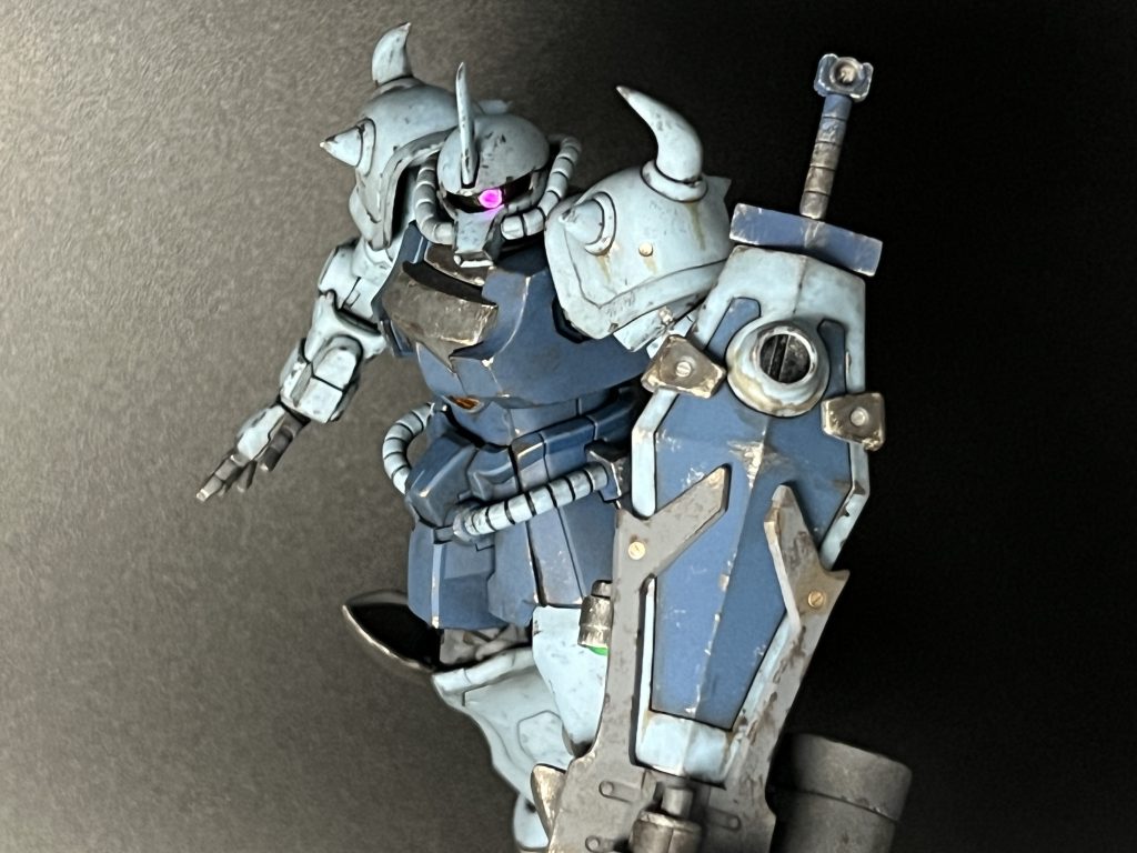 HGUC1/144グフカスタム成形色仕上げ【プチLEDエディション】–3枚目/制作者：OYAJIN